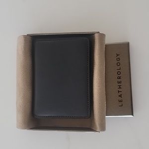 Leatherlology card holder wallet